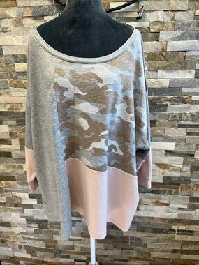 Colorblock Camo Pullover Sweatshirt - Pink & Gray